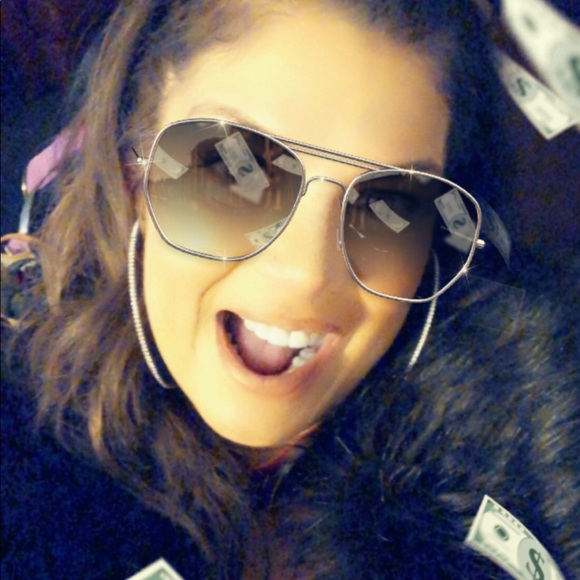 Meet your Posher, Lucía - Picture 3 of 4